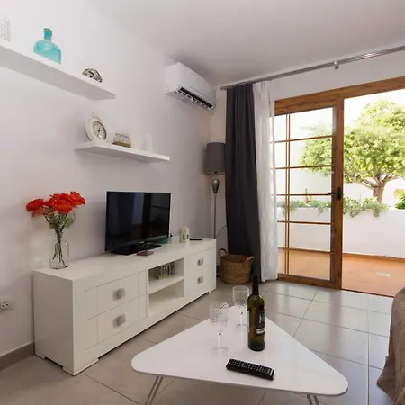 Garden 14 - One Bed On Ground Floor Daire *