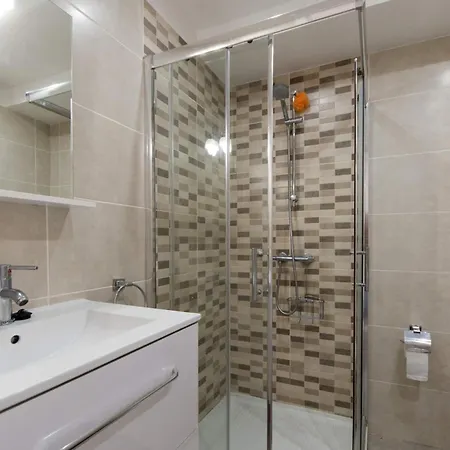 Daire Garden 14 - One Bed On Ground Floor *